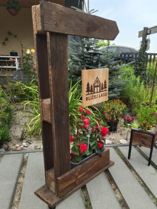 Strzałka kierunkowa z doniczką